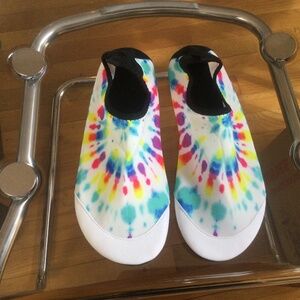 Barerun Womens/Mens Water Shoes, size 8-9